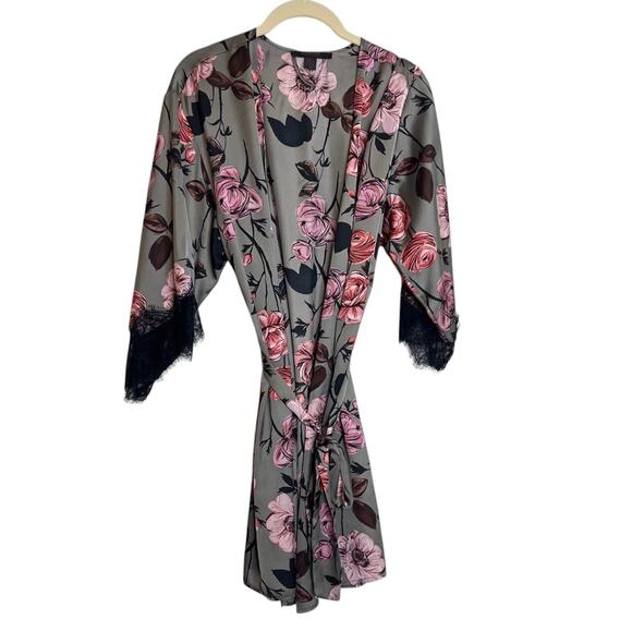 Midnight Bakery Womens Floral Print Wrap Robe XS/S Gray Satin Short Lace Trim - Picture 1 of 7